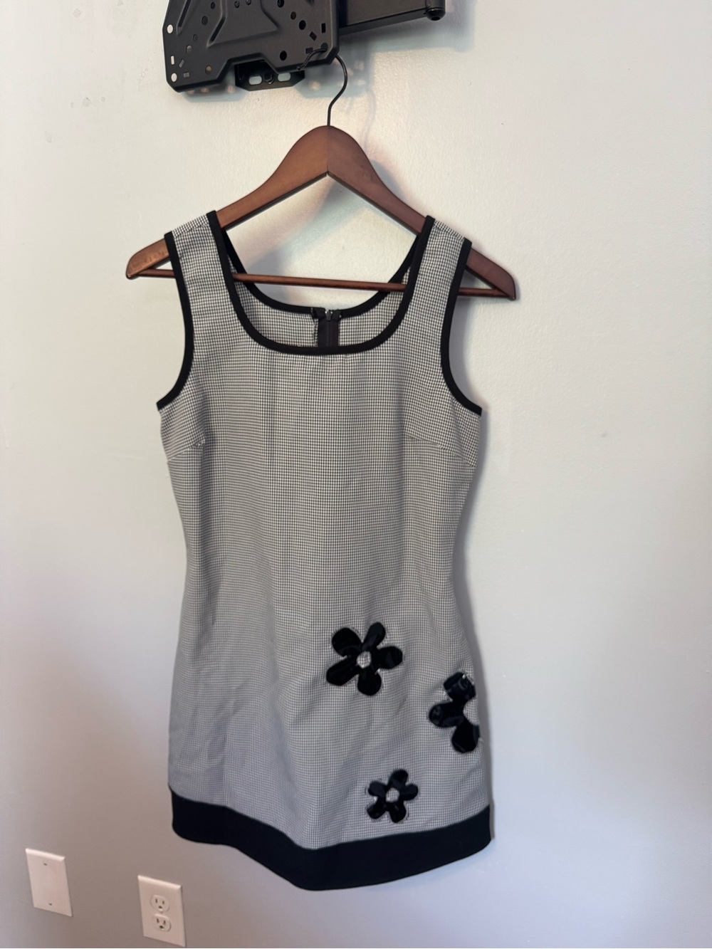 Vintage 90s Black Trim Houndstooth Sheath Dress with Floral Appliqués